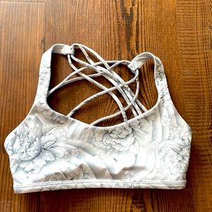 Lululemon Free To Be Bra